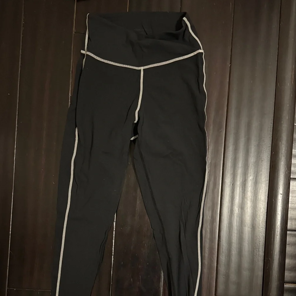 WeWoreWhat Matching Workout Set - Picture 4 of 4